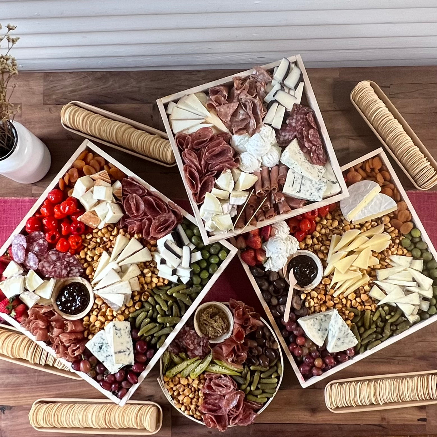 Top view of a second layout of the large grazing table 