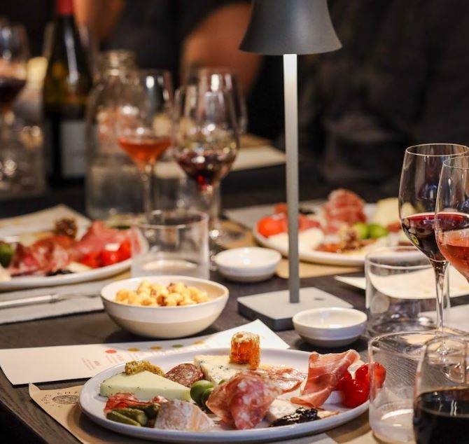 tablescape image at antonelli's cheese tasting room